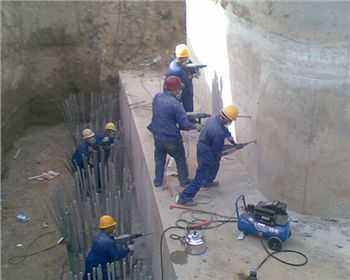 四川鉆孔值筋員工施工